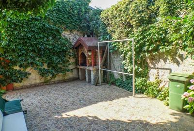 Casă cu Teren 100 Mp în Tineretului - 1