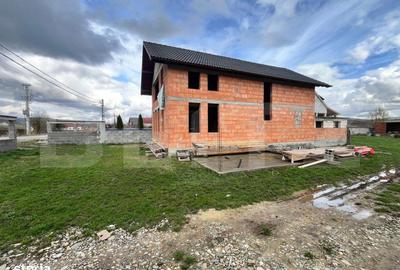 Casă cu 4 camere în Cepari - 1