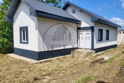 Casă individuală cu 3 camere cu Canalizare în Lumina - 8