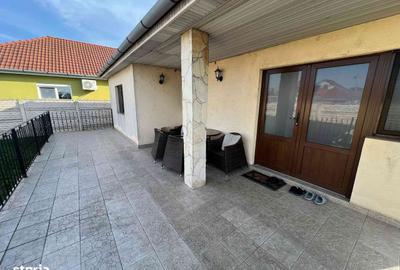 Casă cu 4 camere cu Teren 520 Mp în Borș