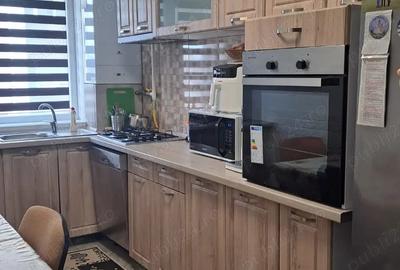 Proprietar Vand apartament cu 2 camere situat in Sanpetru - 10