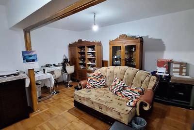 Apartament cu 4 camere, mobilat în