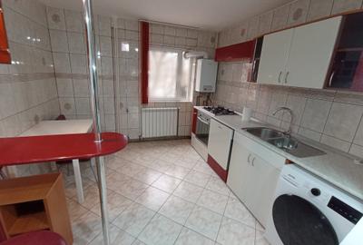 Apartament cu 3 camere semidecomandat în Podu Roș - 4