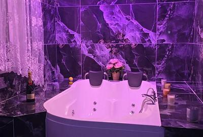 Camera regim hotelier cu jacuzzi in vila parcare privata. Se inchiriaza tot nivelul de jos 80m - 5