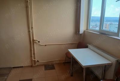 Inchiriez garsoniera Manastur,str Parang