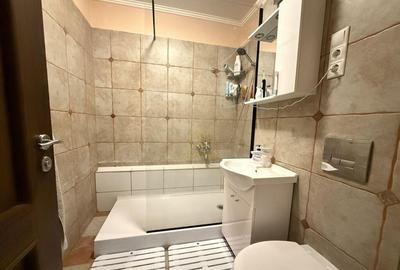 De vanzare Apartament 3 Camere Mobilat/Utilat Etaj 2 - 5