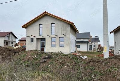 Vand vila noua in Fantanele,Arad, 15 min.centru,cartier nou,P+1, st.310 mp.la gri - 1