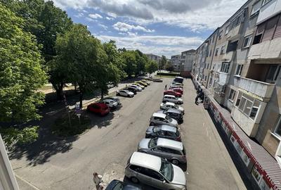 Apartament cu 3 camere decomandat în Micro 16 - 2