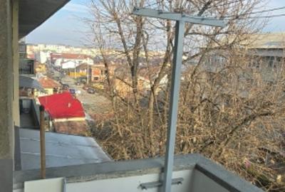 Apartament cu 2 camere semidecomandat în 1 Mai - 18