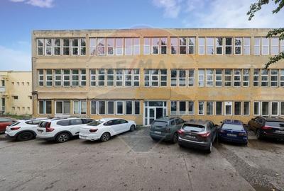 Hala 2.700 mp + birouri 800 mp + teren 1.400 mp AEROPORT BRASOV - 3