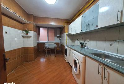 Apartament cu 3 camere decomandat în Mazepa 2