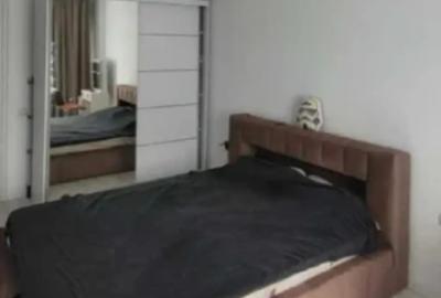 Apartament cu 3 camere decomandat în Tractorul - 5