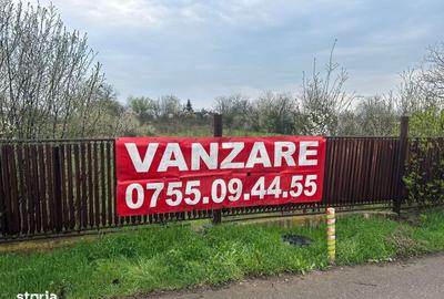 Teren de 2100 mp, în Central