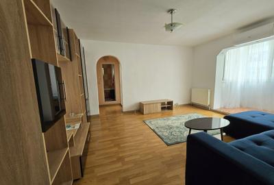 Micro 4 Targoviste, inchiriere apartament 3 camere, etaj 3/4 Micro 4 Targoviste, inchiriere apartament 3 camere, etaj 3/4 - 2