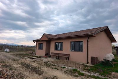 Casă cu 4 camere în Cătălina - 5