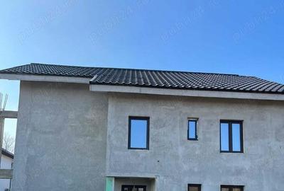 De vanzare casa P+E +M in zona Calea Lipovei - 1