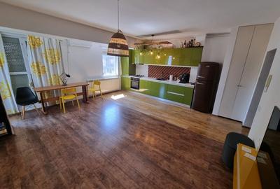 Apartament cu 2 camere decomandat, mobilat în Tomis Plus