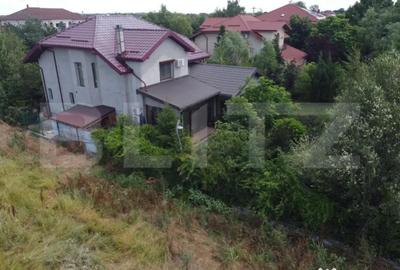 Casă cu 7 camere cu Teren 1170 Mp în Central - 1