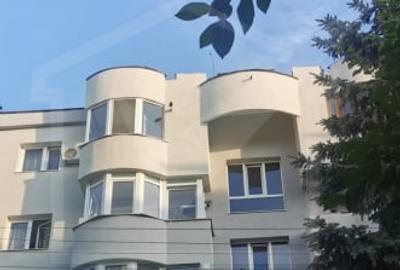 Apartament cu 2 camere decomandat în Plopilor