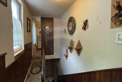 Casă cu 5 camere cu Teren 912 Mp în Central - 8