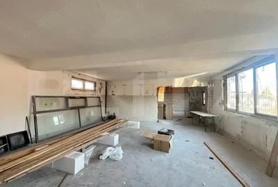 Casă cu 8 camere cu Teren 371 Mp în Central - 4