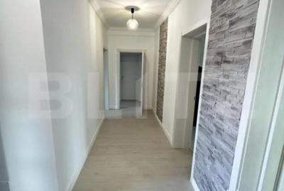 Casă cu 7 camere cu Teren 488 Mp în Seleuș