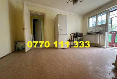 - Apartament 2 camere confort 2, zona Viziru 1, etaj 3.