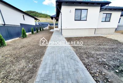 Casă la cheie  pe 1 nivel  4 cam. 2 bai ,650 mp. teren - 18