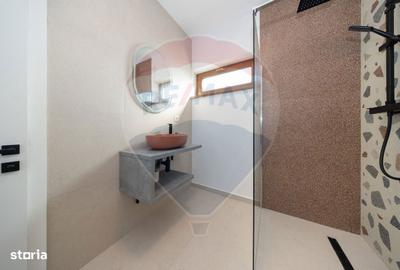 Casă cu 6 camere cu Teren 767 Mp în Prejmer - 4