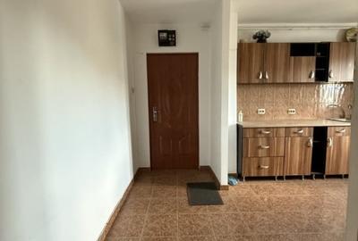 Apartament spatios, 2 camere, 51 mp utili + balcon - Girocului - 7