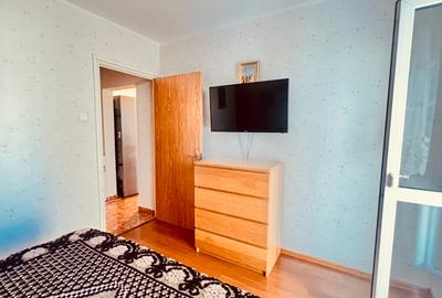 Apartament cu 3 camere decomandat, mobilat în P-ța Muncii - 28