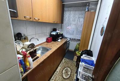 Apartament cu 2 camere semidecomandat în Berceni