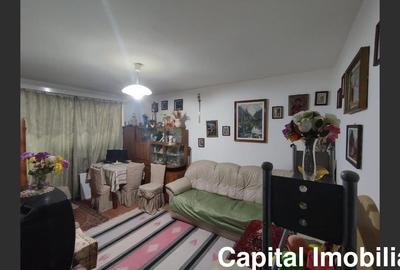 Apartament cu 3 camere decomandat în Micro 1 - 3