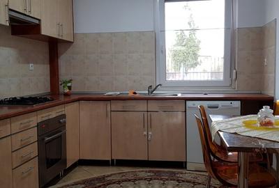 Duplex cu 4 camere cu Canalizare în Central - 12