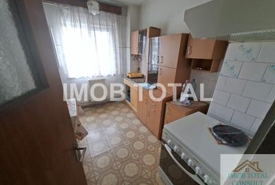 Apartament cu 3 camere semidecomandat în Găvana 2 - 4