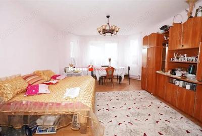 Casă cu Teren 2877 Mp în Mihai Bravu - 2