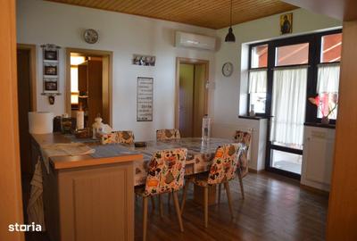 Casă cu 5 camere cu Teren 3400 Mp în Valea Călugărească - 2
