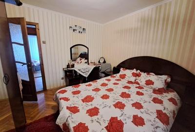 RECO Apartament cu trei camere decomandat - 4