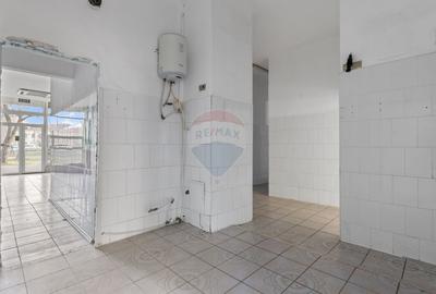 Spațiu comercial, de 100 mp, în P-ța Gării - 7