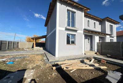 Duplex cu 4 camere cu Canalizare în Moșnița Nouă - 2