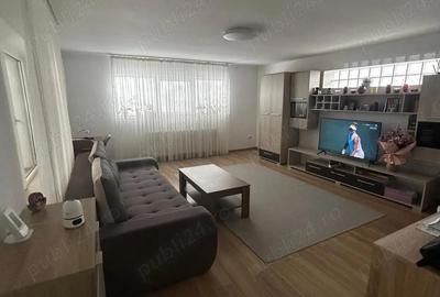 Casă cu 4 camere cu Teren 4472 Mp în Central - 4