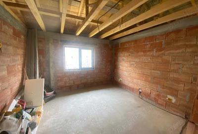 Casă cu 3 camere cu Teren 290 Mp în Sintești - 11