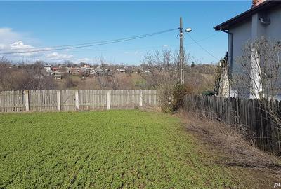 Teren de 3800 mp, în Plopșoru - 2