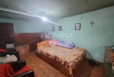 Vanzare casa, situata in ora? Tismana, strada Manastirii - 6