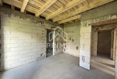 Casă cu Teren 451 Mp în Teiu - 12