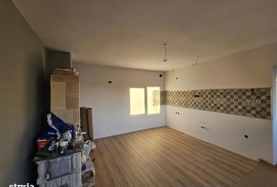 Casă cu 2 camere cu Teren 1628 Mp în Băița - 4