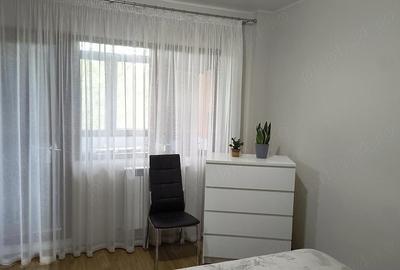 Apartament cu 3 camere semidecomandat în Podu Roș - 1