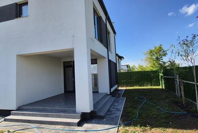 Casă cu 4 camere în Căciulați - 3