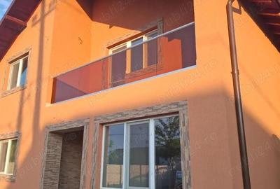 Casa de vanzare , Calinesti - 2