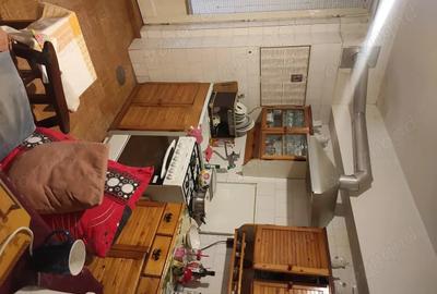 Apartament cu 4 camere decomandat în Central - 2